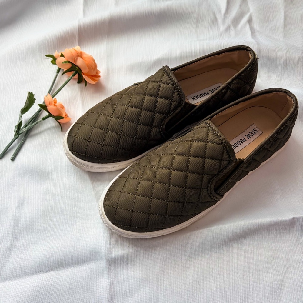 Steve Madden Olive Quilted Slip On Sneakers Size 8 Green